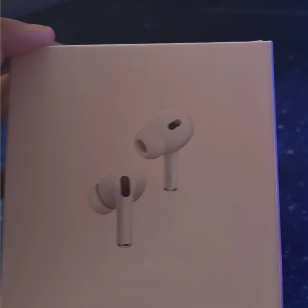 Apple Wireless Earbuds with Charging Case - White